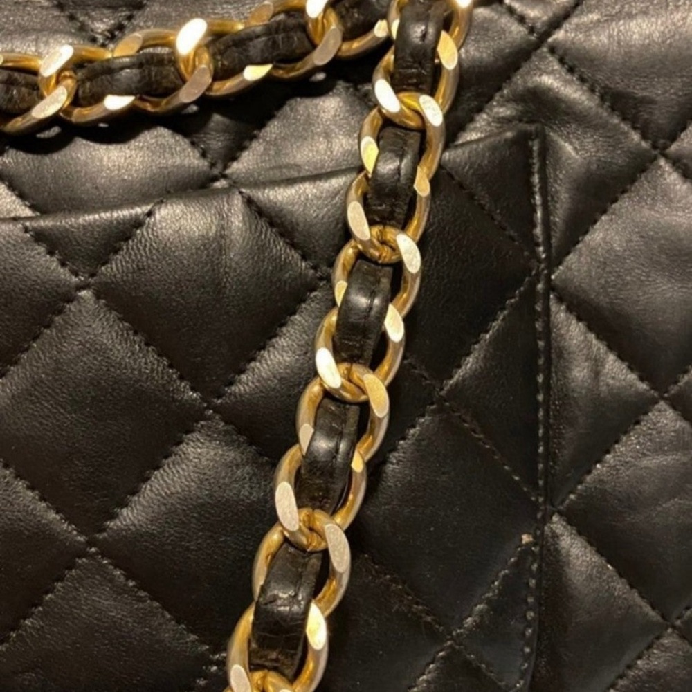 1 day Price Drop ! !! Authentic CHANEL Black Quilted Crossbody with Gold Chain - Picture 6 of 14
